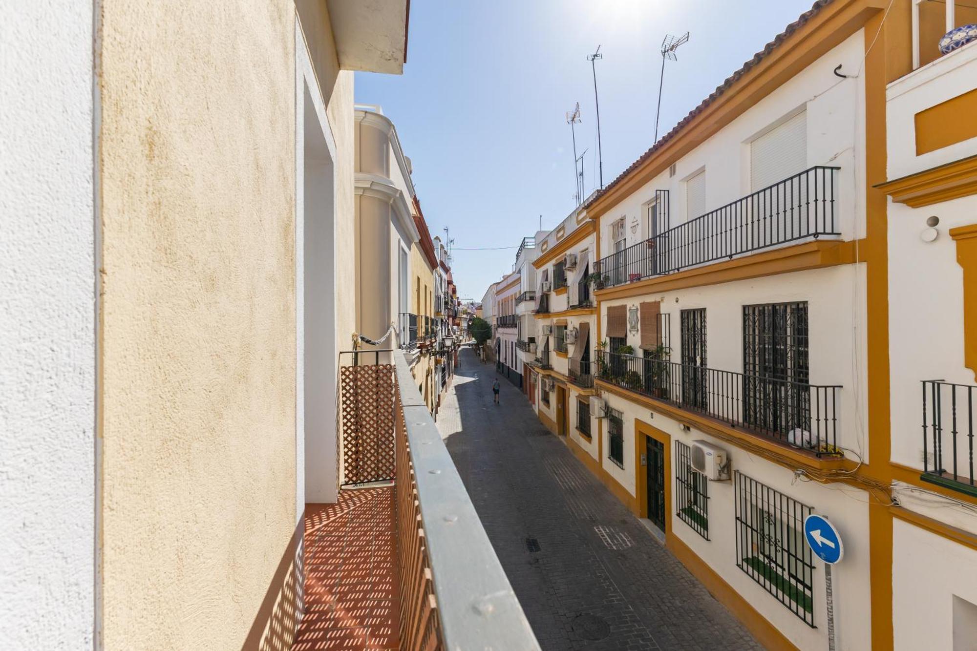 Charming 2 Bedroom Apartment At Iconic Triana Neighborhood By Ocityzen Sevilla Exterior foto